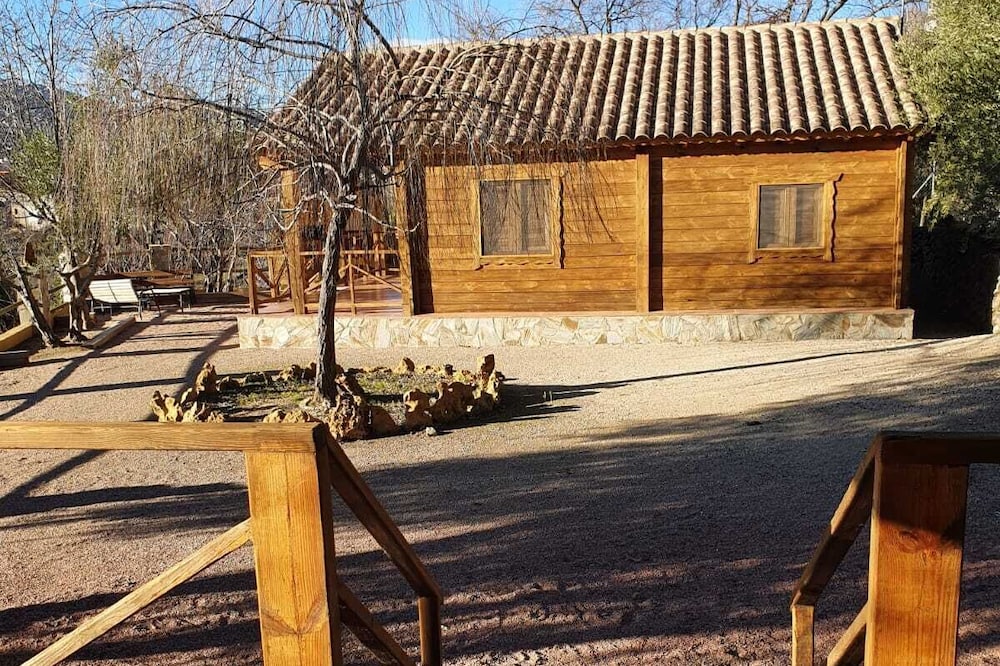 wooden cabin in the Sierra del Segura