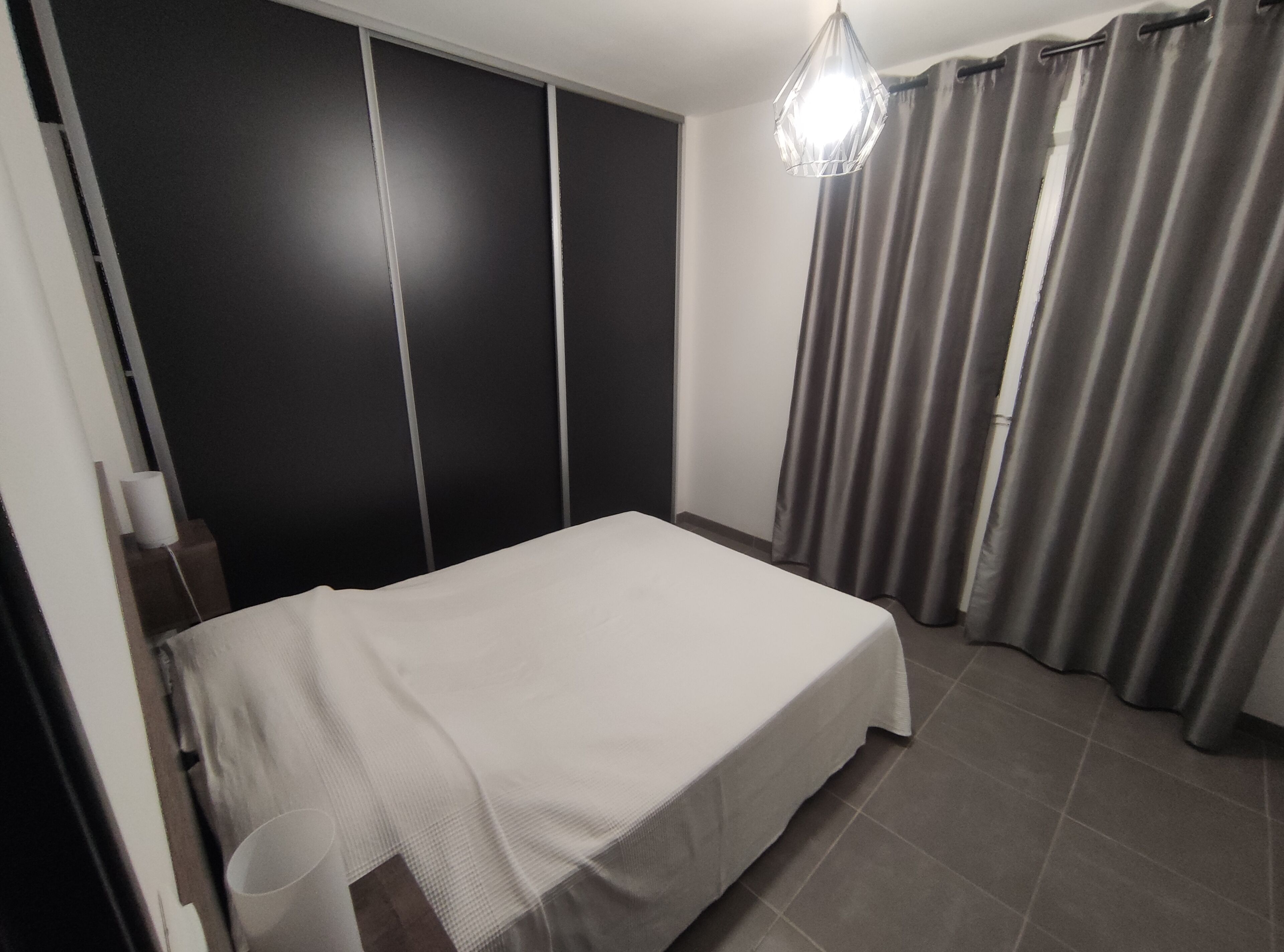 2 chambres, fer et planche à repasser, Wi-Fi gratuit, draps fournis