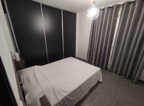 2 camere, ferro/asse da stiro, Wi-Fi gratuito, lenzuola