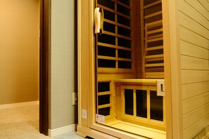 Habitación Deluxe con 2 camas individuales, 2 habitaciones, para no fumadores, sauna | Edredón, cunas gratuitas, wifi gratis y ropa de cama