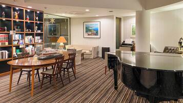 Sala de estar en el lobby