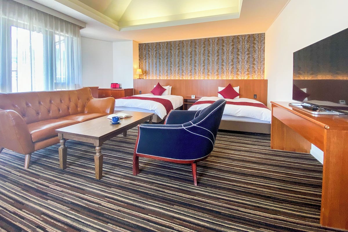 Premium Junior Suite, Non Smoking | Down comforters, individually decorated, free cribs/infant beds