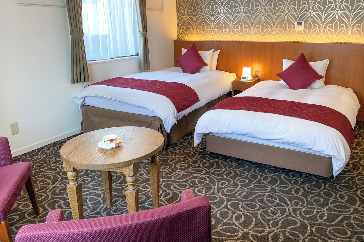 Comfort driepersoonskamer, niet-roken | Donsdekens, gratis babybedden, gratis wifi, individueel gedecoreerd