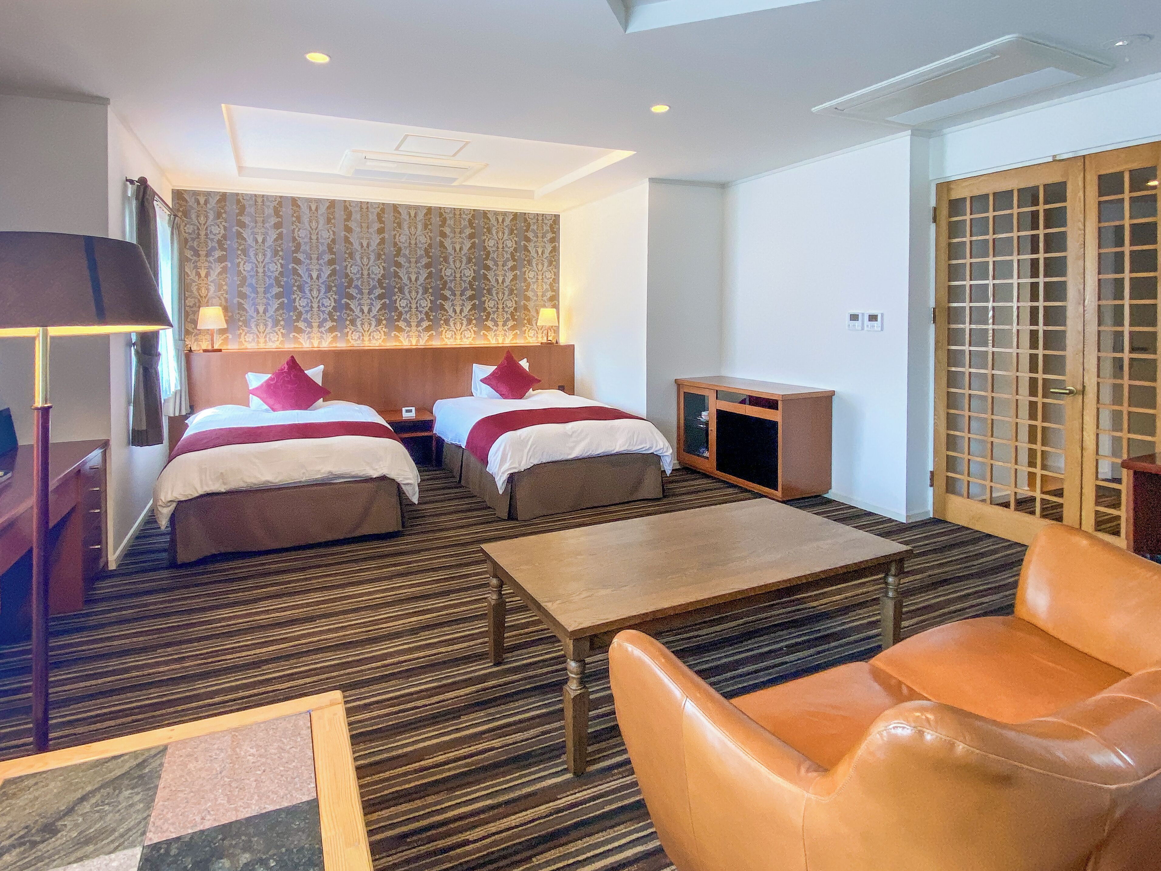 Junior Suite, Non Smoking | Down duvets, free cots/infant beds, free WiFi, bed sheets