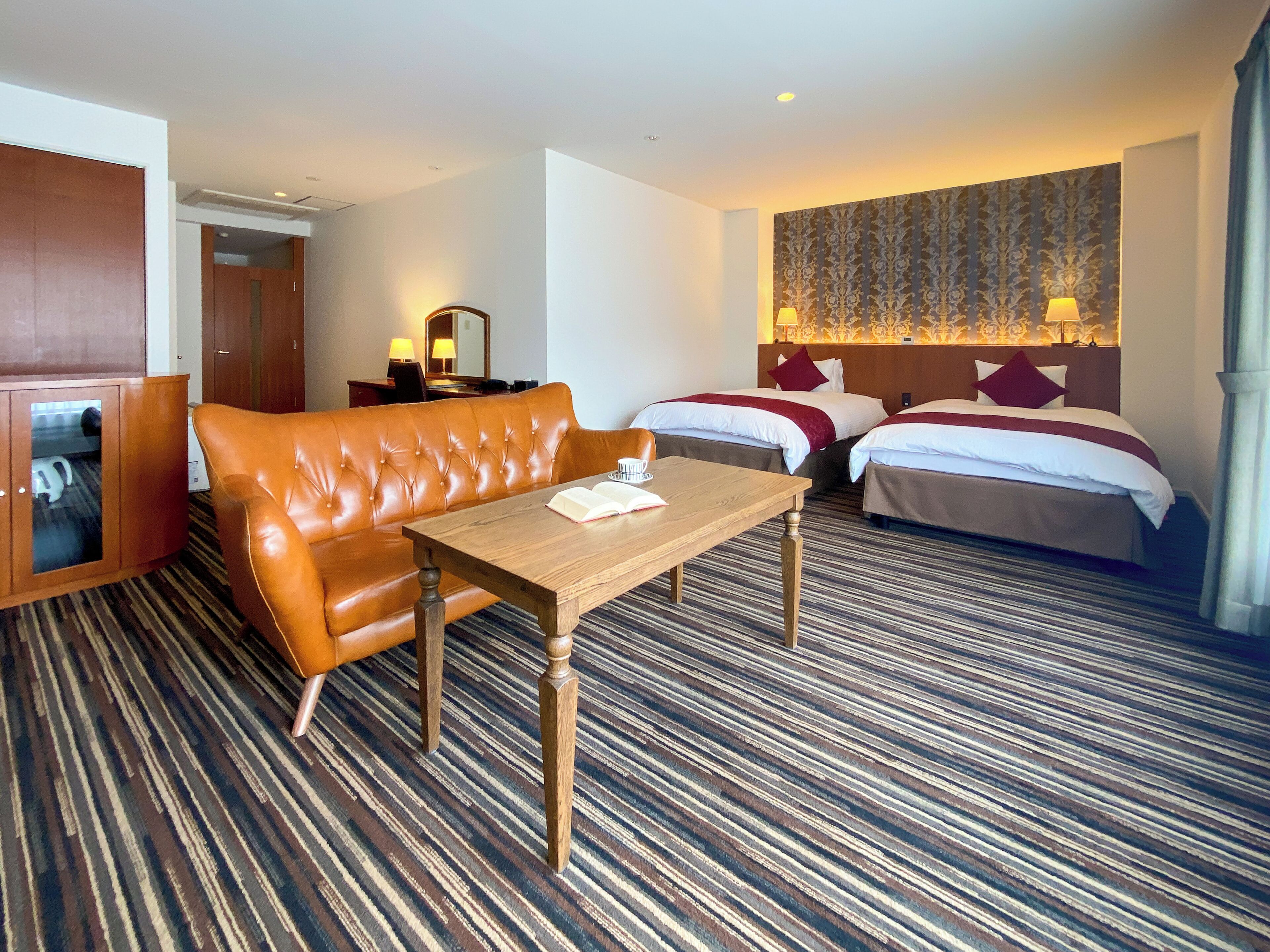 La Jolie Suite, Non Smoking | Down duvets, free cots/infant beds, free WiFi, bed sheets
