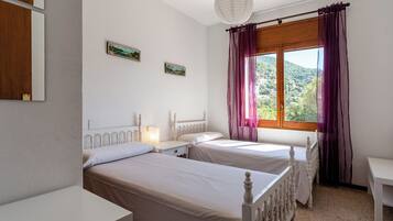4 chambres, fer et planche Ă  repasser, Wi-Fi gratuit, draps fournis