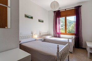 4 camere, ferro/asse da stiro, Wi-Fi gratuito, lenzuola