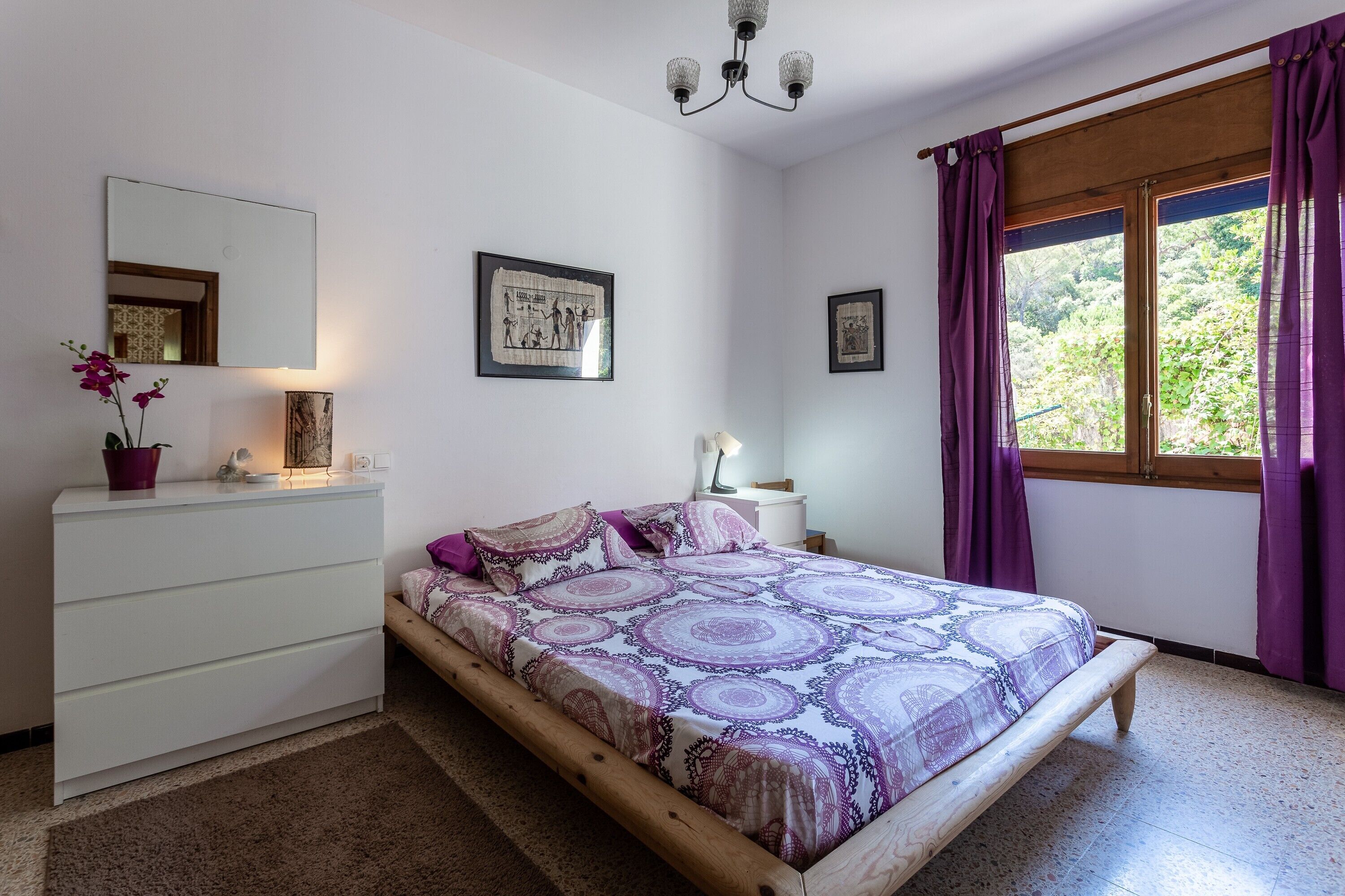 4 habitaciones, tabla de planchar con plancha y wifi gratis 