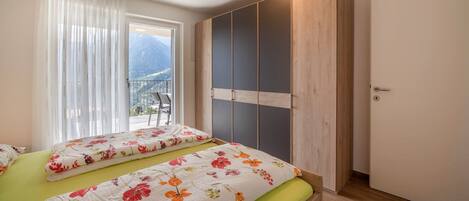 2 bedrooms, free WiFi, bed sheets, wheelchair access