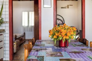 Dining - Holiday Home "Angolo dei Fiori" with Sea View, Shared Pool & Air Conditioning (Pompeiana)