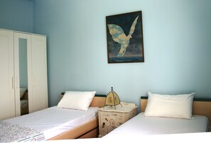 4 bedrooms, desk, iron/ironing board, free WiFi - PINE HOUSE (Κομπίτσι)