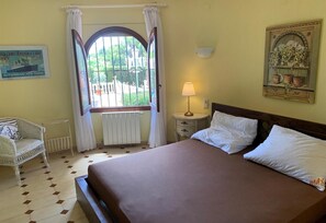 4 bedrooms, iron/ironing board, free WiFi, bed sheets - Villa 'Casa Pera' with Sea View, Pool, Wi-Fi, Garden & Terrace (Jávea)