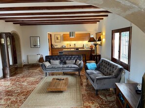 Fireplace, DVD player, stereo - Villa 'Casa Pera' with Sea View, Pool, Wi-Fi, Garden & Terrace (Jávea)