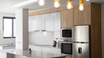 Fridge, microwave, oven, stovetop