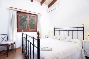 3 bedrooms, iron/ironing board, free WiFi, bed sheets - Country Home Casa Porqueres with Mountain View, Pool & Wi-Fi (Pollença)