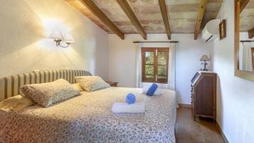 2 chambres, fer et planche à repasser, Wi-Fi gratuit, draps fournis