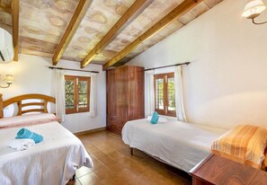 2 bedrooms, iron/ironing board, free WiFi, bed sheets - Finca 'Villa Marina Nova' with Terrace, A/C & Wi-Fi (POLLENÇA)