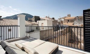 Property grounds - Holiday Home 'Casa Sant Sebastia' close to City Centre with Pool & Wi-Fi (Pollenca)