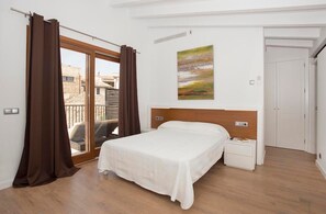 4 bedrooms, free WiFi, bed sheets - Holiday Home 'Casa Sant Sebastia' close to City Centre with Pool & Wi-Fi (Pollenca)
