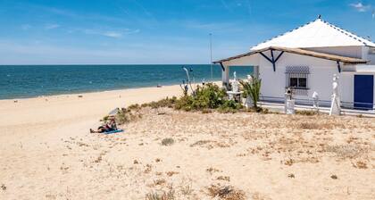 Apartment 'Bonito Piso a 1 Minuto de la Playa' with Sea View, Terrace & Wi-Fi