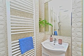Shower - Apartment 2144/50367 (Istria - Pula), 500m from the beach (Pula)