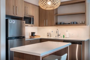 Fridge, microwave, coffee/tea maker, toaster