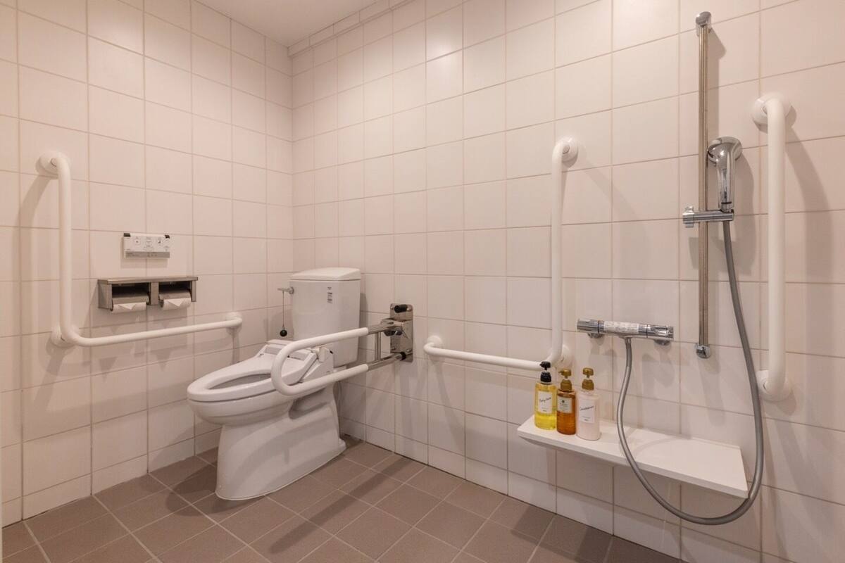 Bathroom | Free toiletries, hair dryer