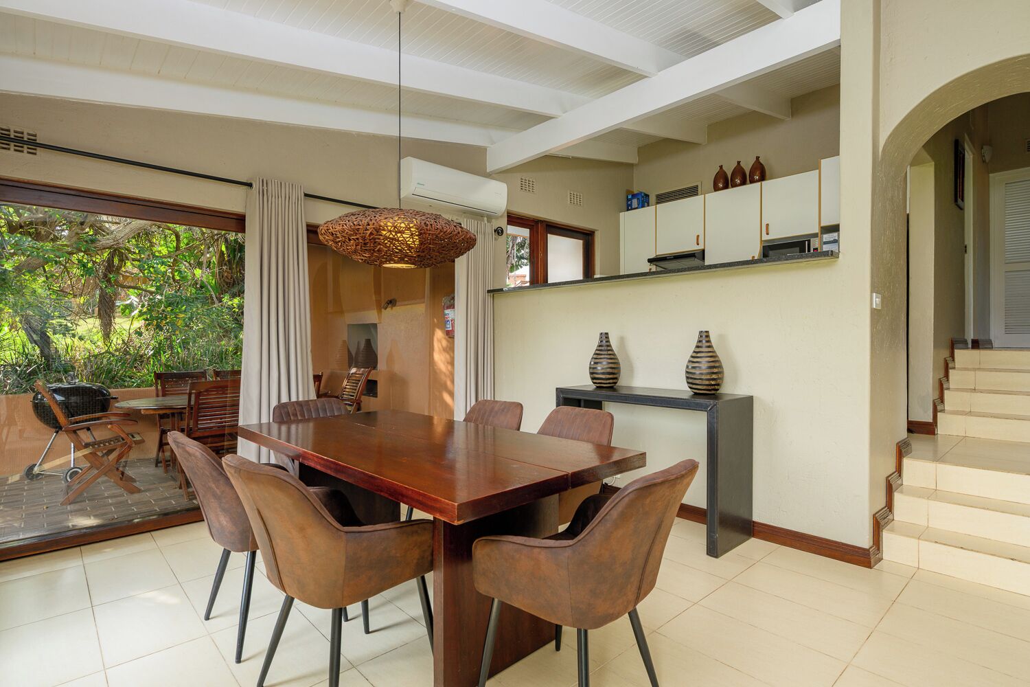 Makan di kamar
