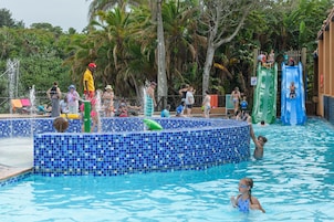 2 piscinas al aire libre