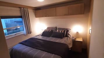 2 Schlafzimmer, BĂŒgeleisen/BĂŒgelbrett, kostenloses WLAN