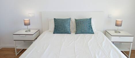 3 chambres, fer et planche à repasser, Wi-Fi gratuit, draps fournis