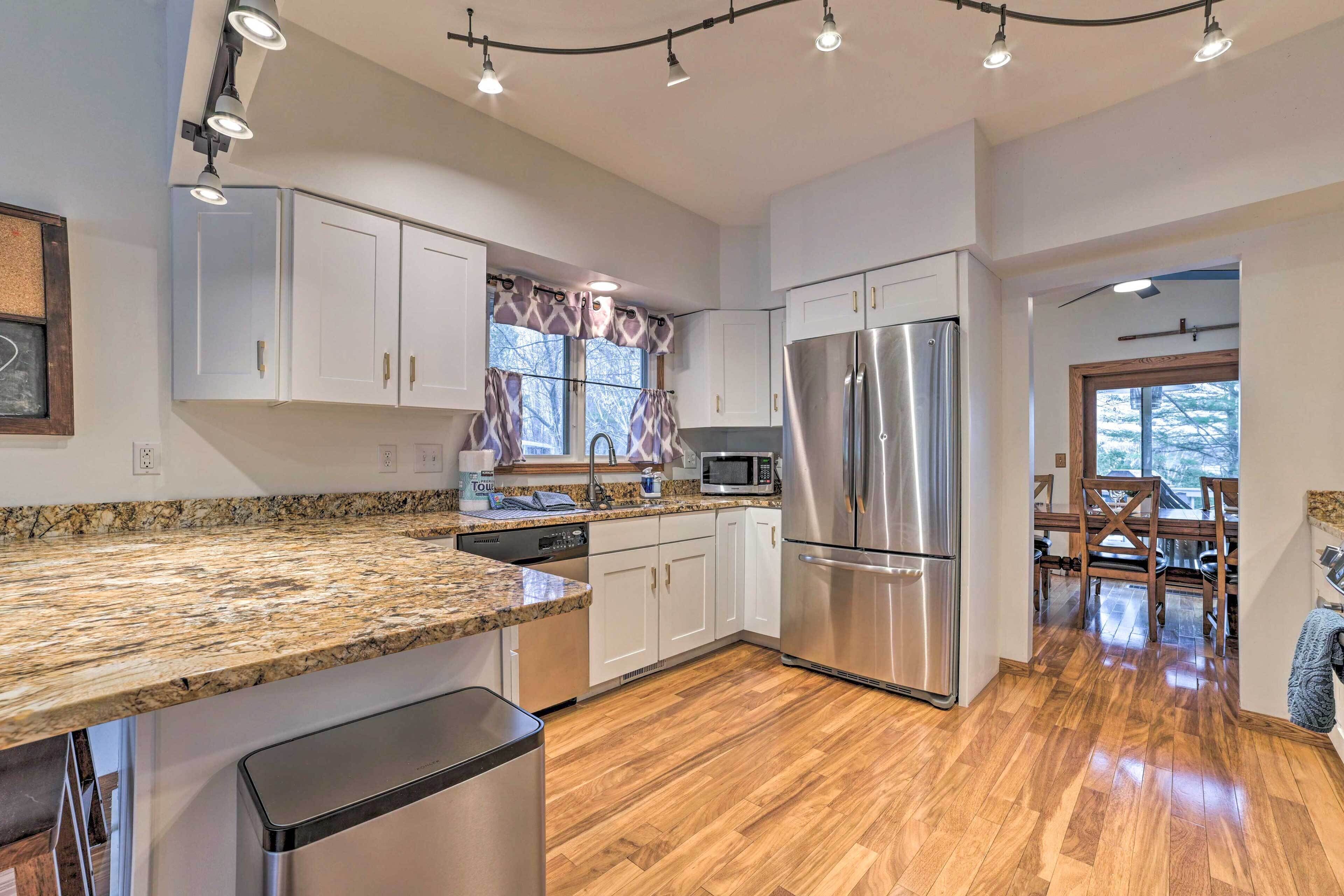 Riverside Family Getaway - Chain of Lakes Escape!