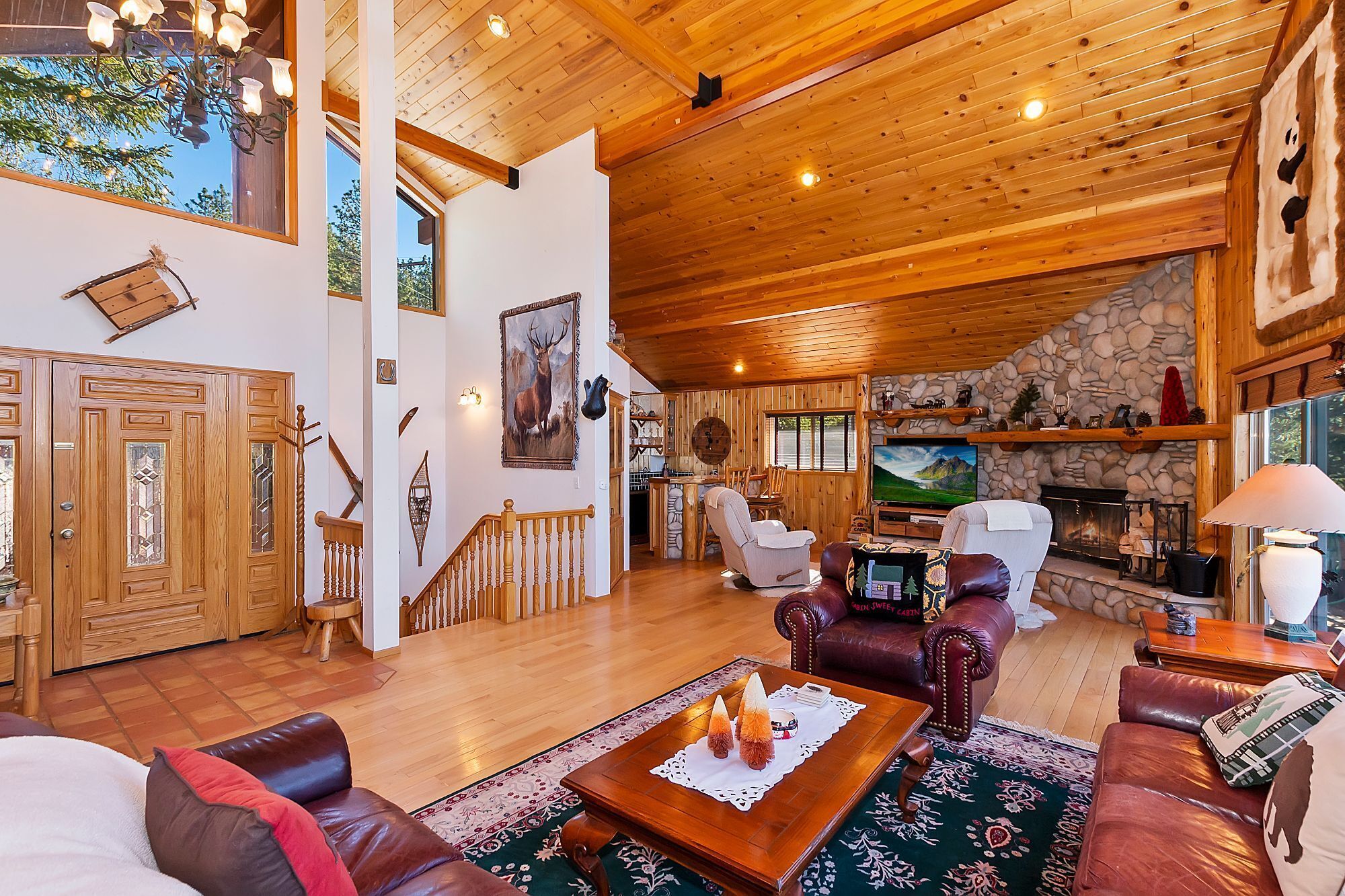 Moonridge Manor by Destination Big Bear: Near Bear Mountain Resort! Ski Slope Views!