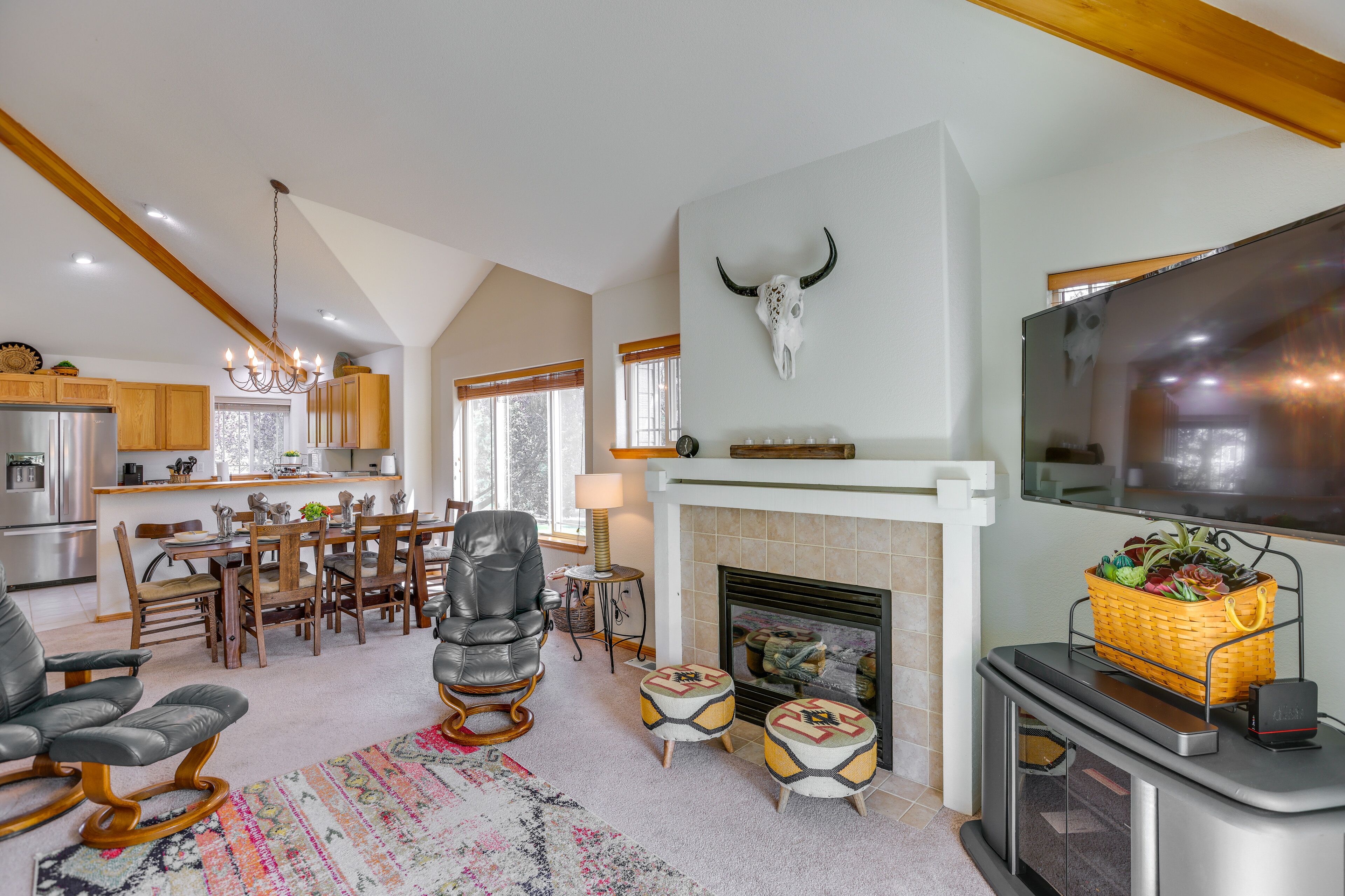 Idyllic Redmond Townhome w/ Furnished Deck!