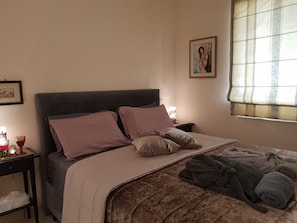 Comfort Apartment, 1 Bedroom | 1 bilik tidur, langsir/tirai gelap terus, kalis bunyi