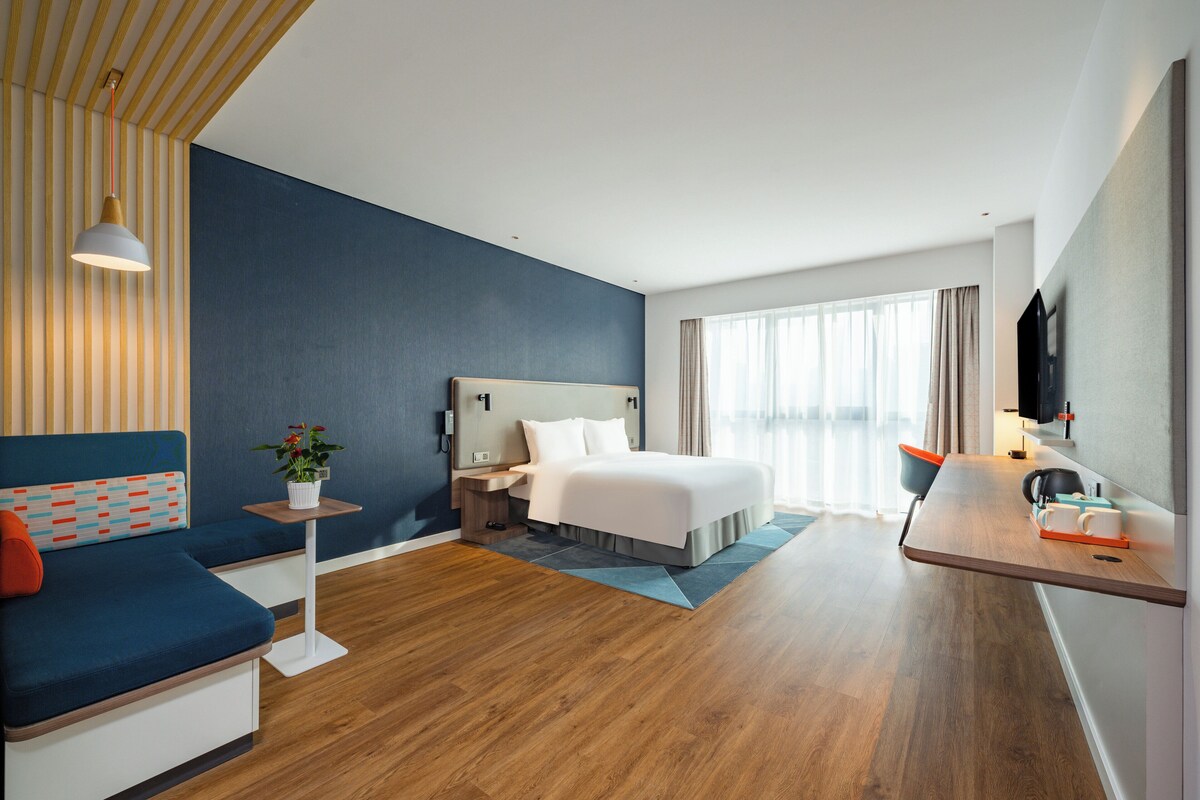 In-room safe, desk, laptop workspace, blackout curtains
