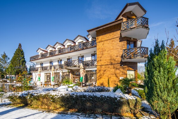 Front of property - Dolna Bania Hotel (Dolna Banya)