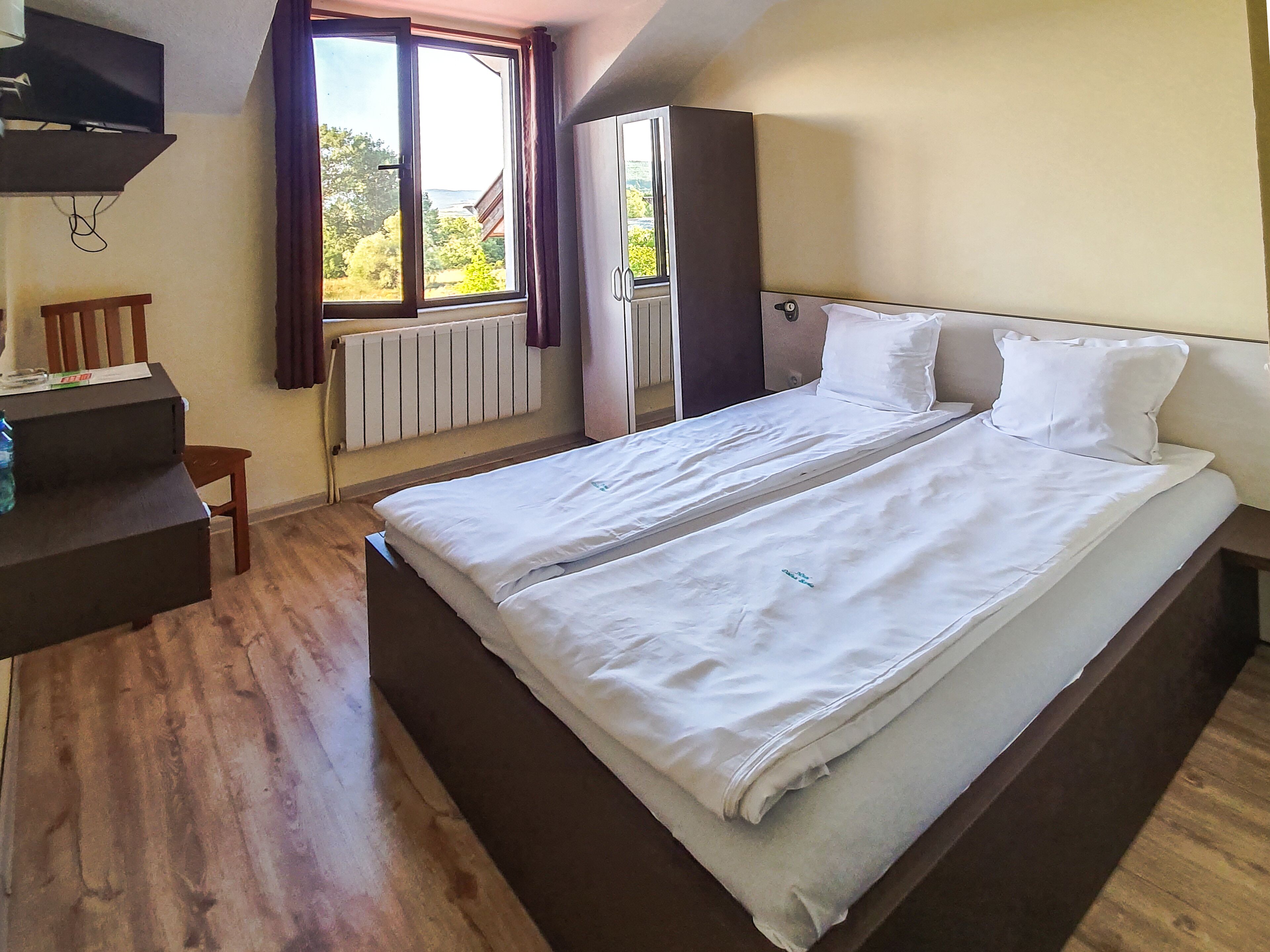 Economy Double Room | Iron/ironing board, free WiFi, bed sheets