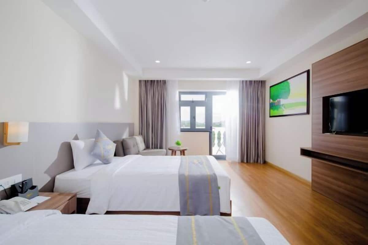 In-room safe, desk, laptop workspace, blackout drapes
