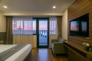 Premier Double/Twin with Sea View | Minibar, in-room safe, desk, laptop workspace - Orbit Hotel Nha Trang (Nha Trang)