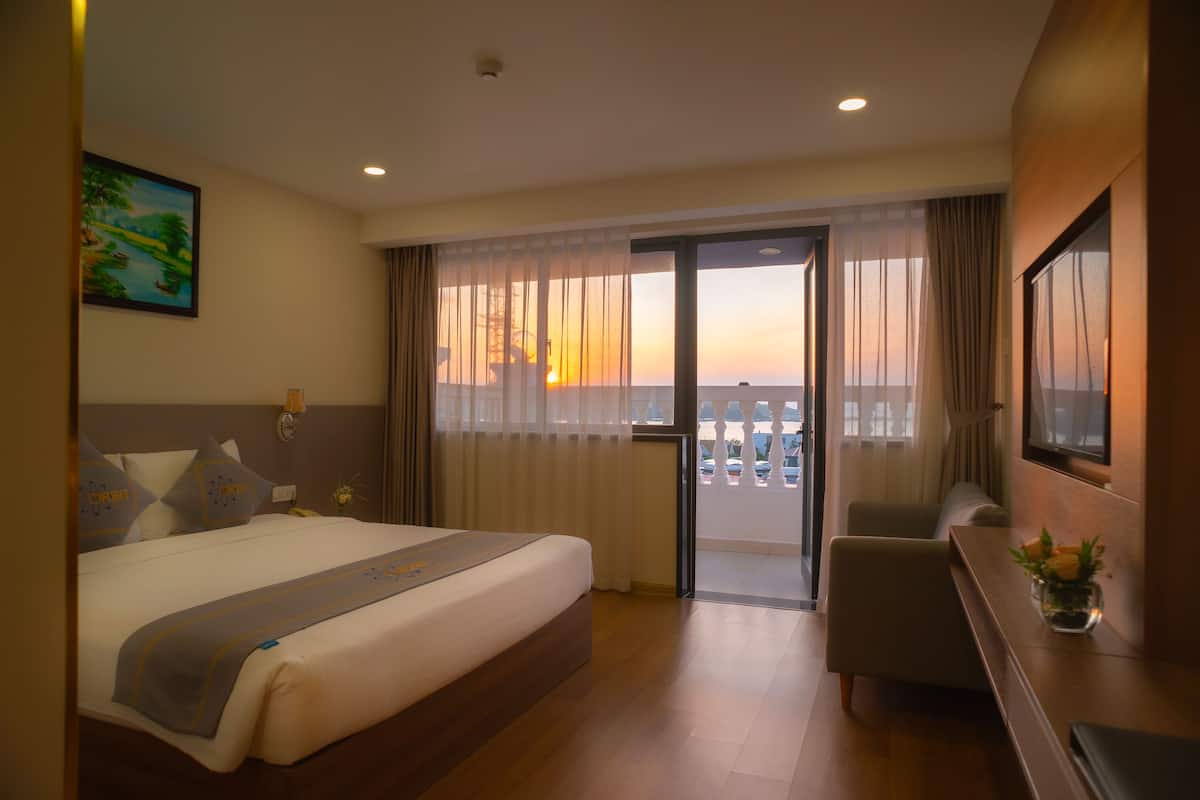 Premier Double/Twin with Sea View | มินิบาร์, ตู้นิรภัยในห้องพัก, โต๊ะทำงาน, พื้นที่ทำงานแบบใช้แล็ปท็อป