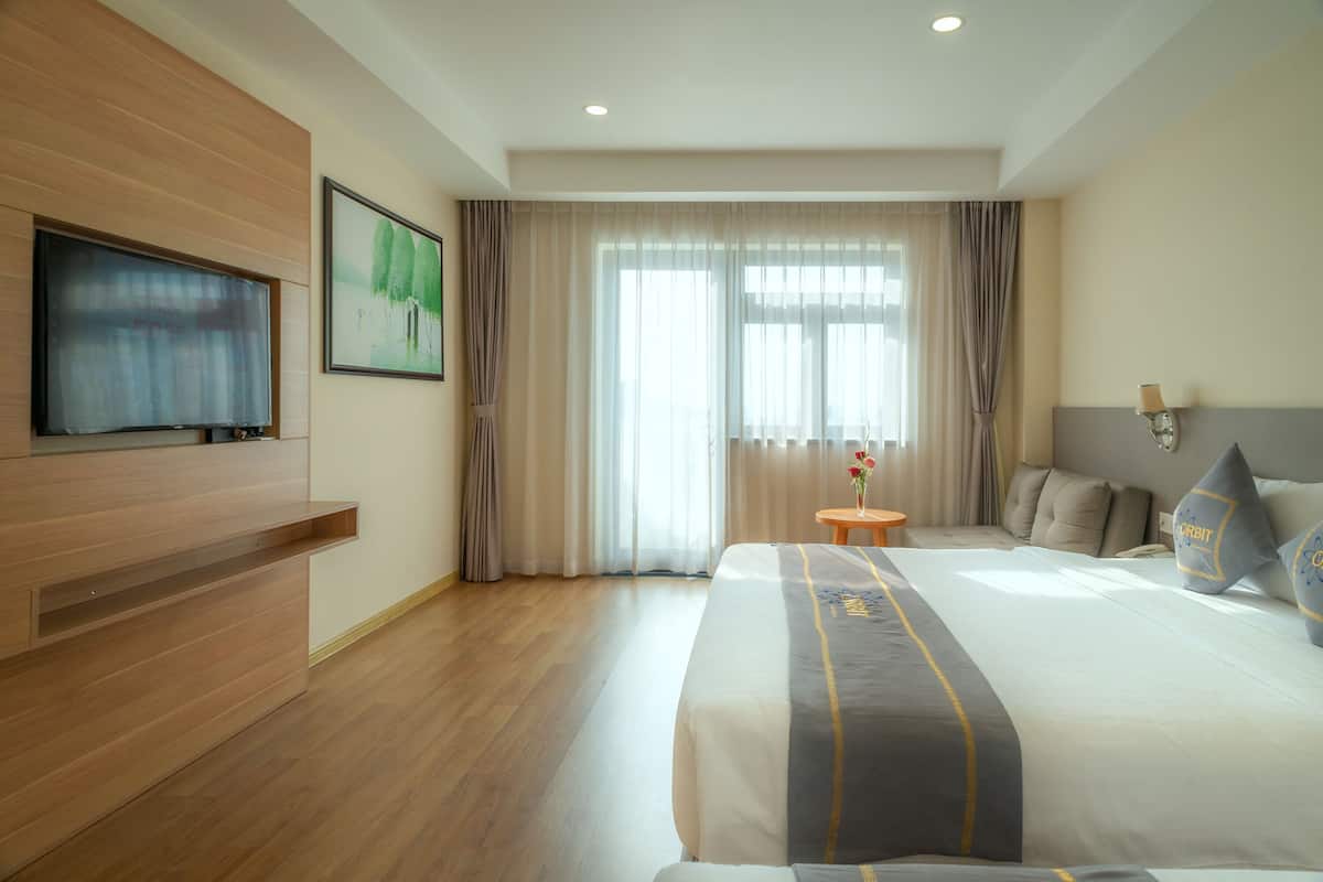 Triple Family with Sea View | มินิบาร์, ตู้นิรภัยในห้องพัก, โต๊ะทำงาน, พื้นที่ทำงานแบบใช้แล็ปท็อป