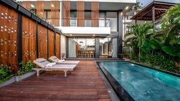 2 piscinas al aire libre, sillones reclinables de piscina