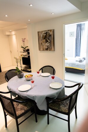 Dining - Luxury apartment in a quiet and green area (Utrecht)