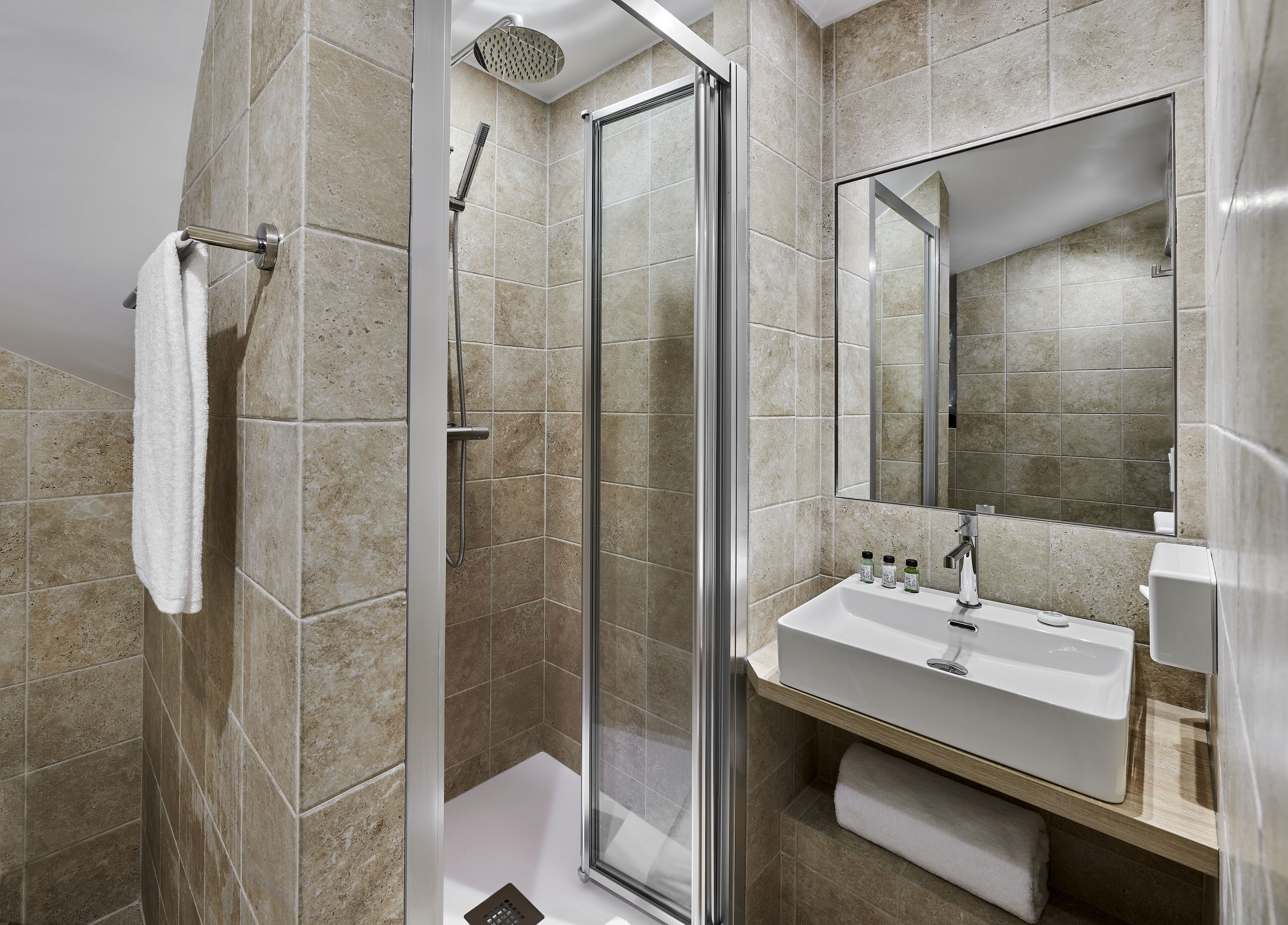 classic double room | bathroom | shower, free toiletries, hair dryer, towels