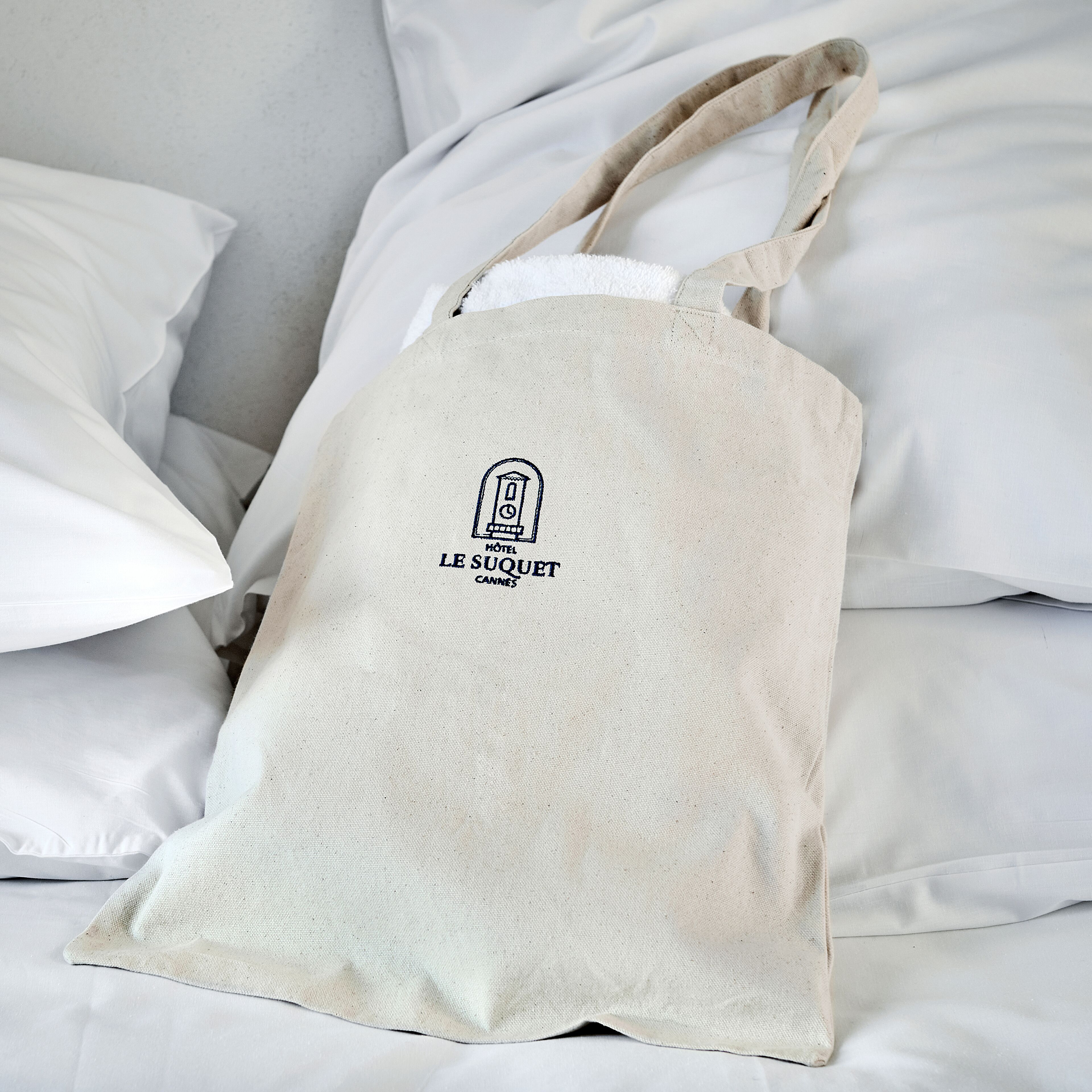 in-room safe, desk, laptop workspace, blackout curtains