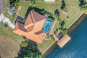 Exterior - Panoramic Gulf Access +Heated Pool +Screened Lanai (Cape Coral)
