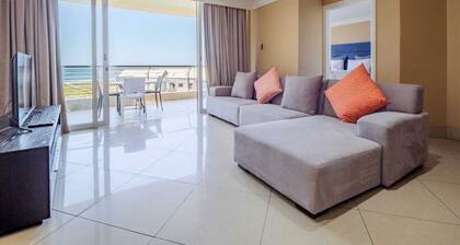 LUXURY 2 BEDROOM APARTMENT - DBN THE SAILS WATERFRONT