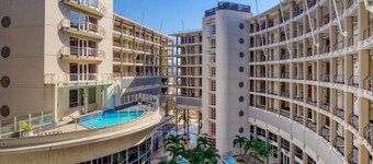 LUXURY 2 BEDROOM APARTMENT - DBN THE SAILS WATERFRONT