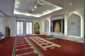 Fitness facility - Zaha Homes: Bright, Modern 3br Family-friendly apartment (Karachi)